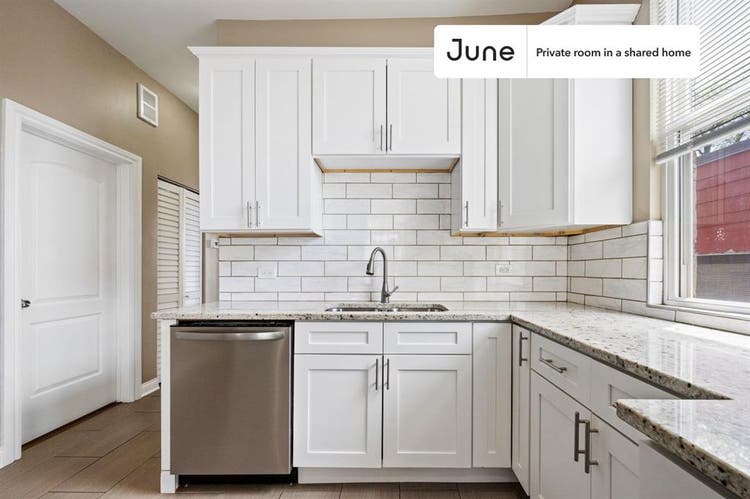 3 BR in Chicago