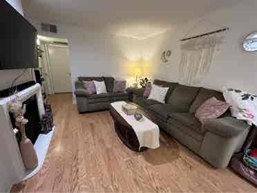 Room Available in BA Apartment