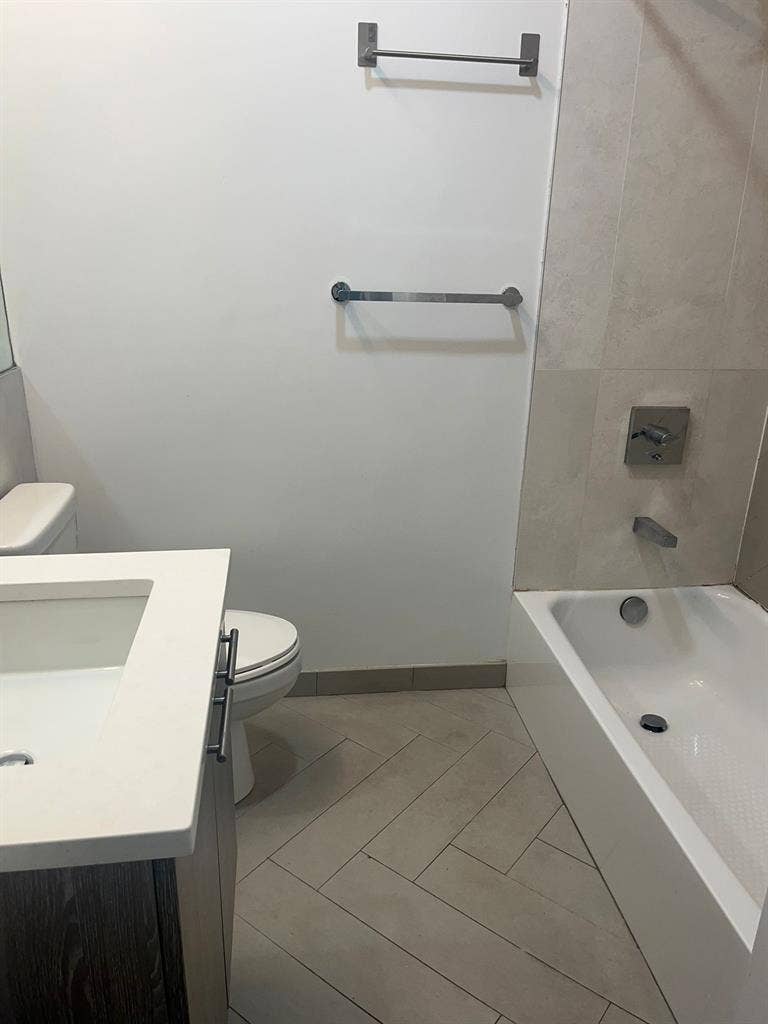 🔥Master Bedroom w/ Private Bath🔥