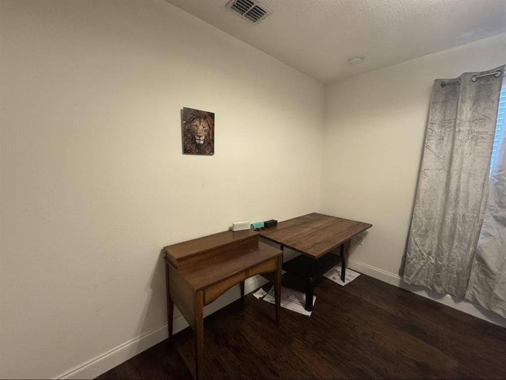 Room in peaceful family home