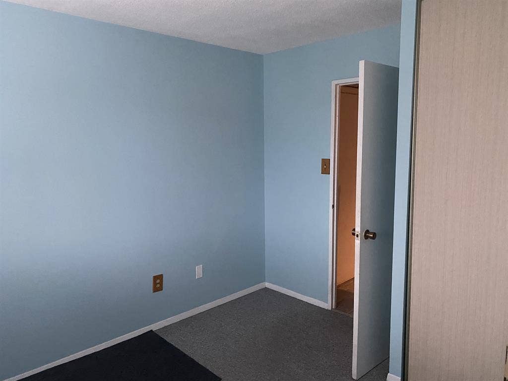 Seeking roomate - 2 storey condo