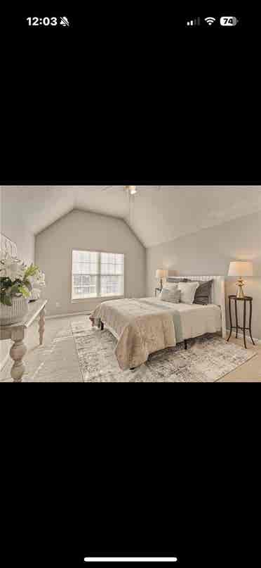 Master Suite w/Garage