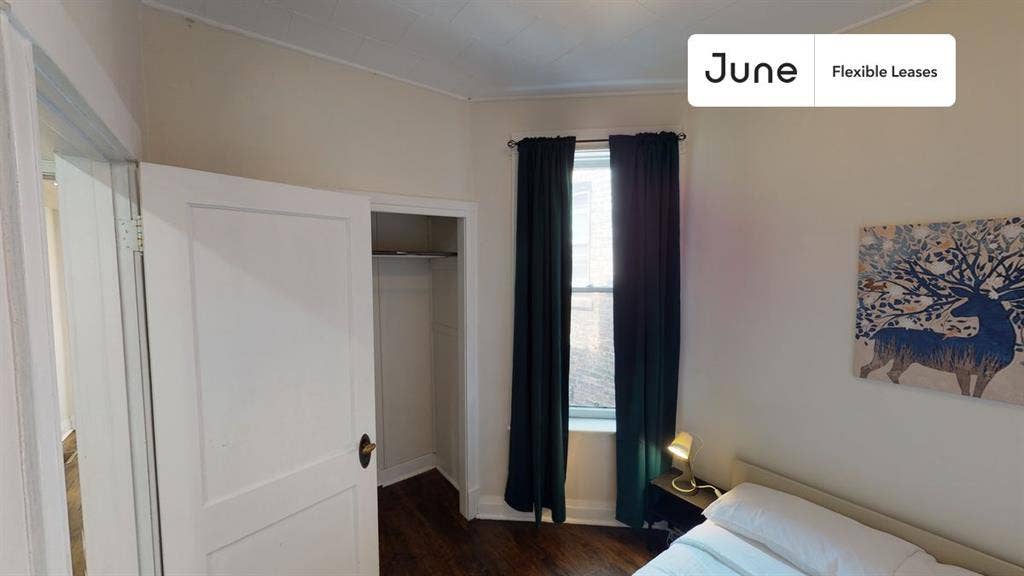 3 BR in Chicago