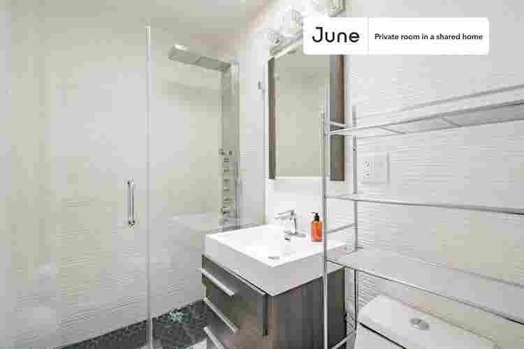 2 BR in New York City