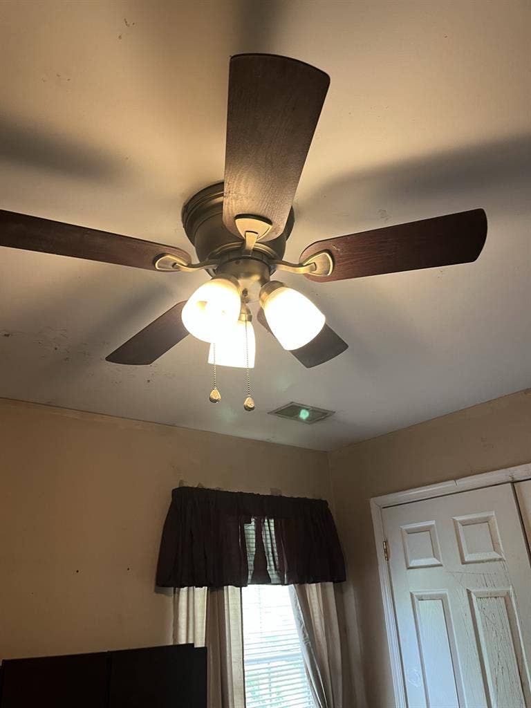 Large furnished bedroom for rent!