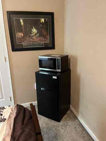 Large furnished bedroom for rent!