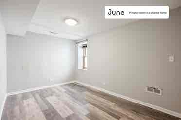 3 BR in Chicago