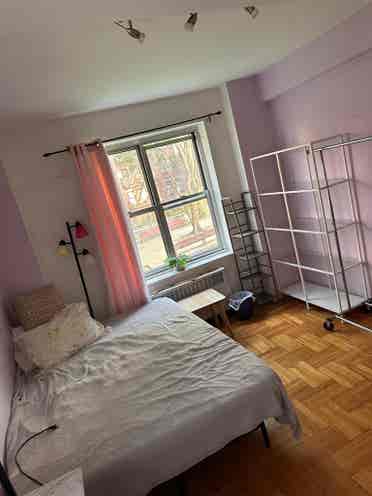 All girl 3 bedroom apartment $