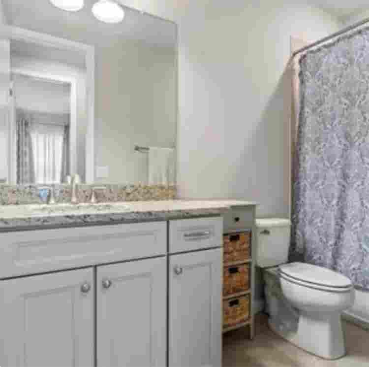 Room for rent _ only females