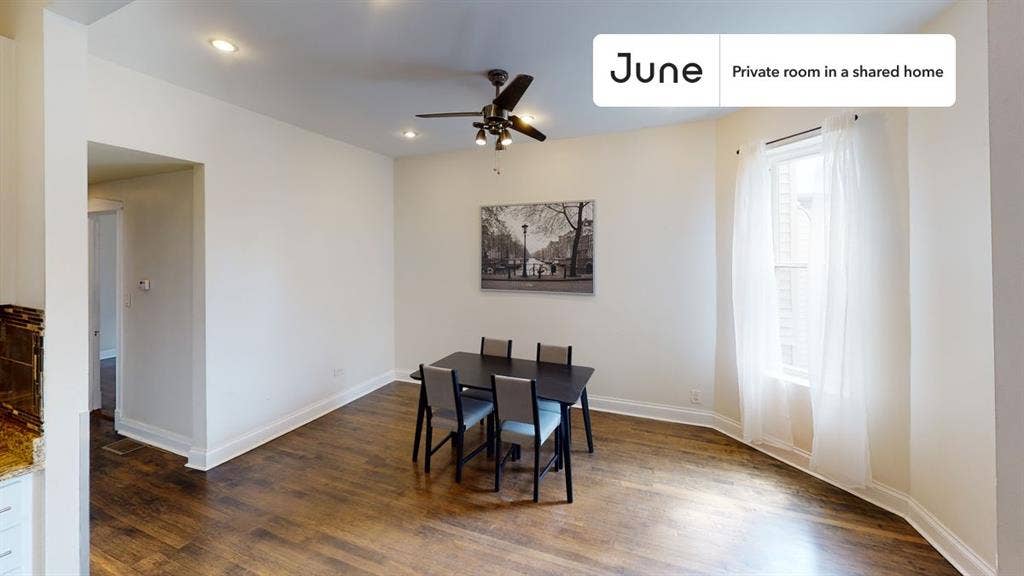 3 BR in Chicago