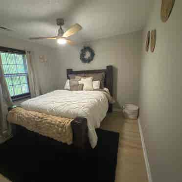 Looking for female roommate