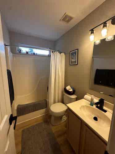 Looking for female roommate