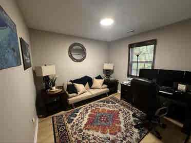 Looking for female roommate