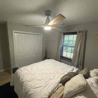 Looking for female roommate