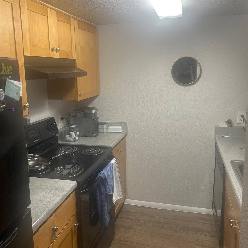 $, Glendale, August move in