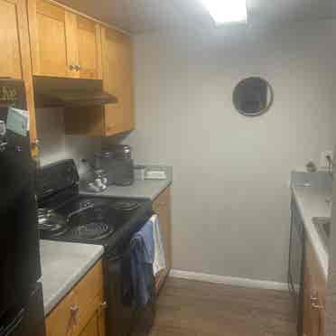 $, Glendale, August move in