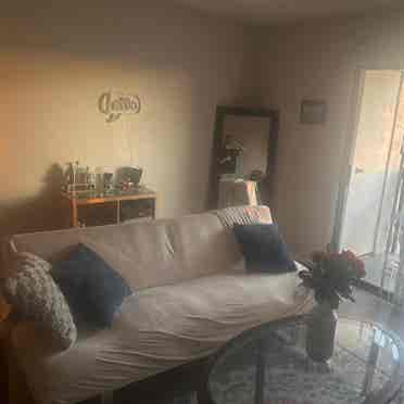 $, Glendale, August move in