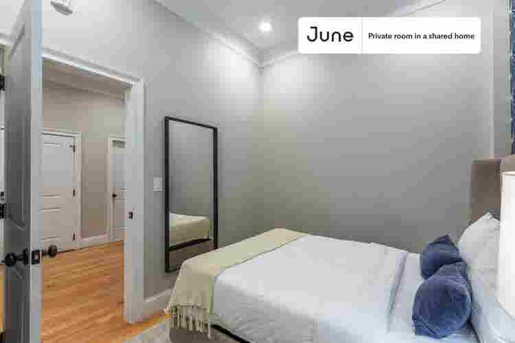 2 BR in Boston