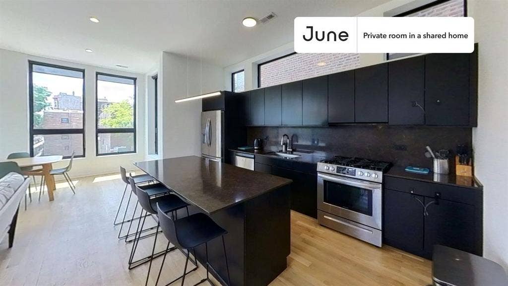4 BR in Chicago