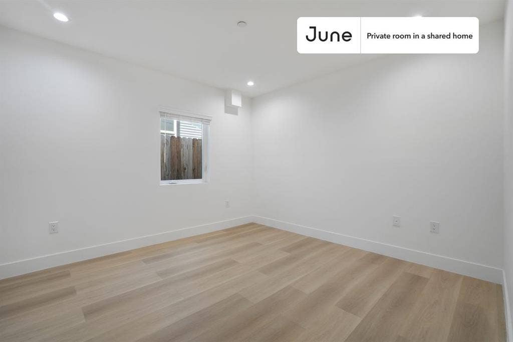3 BR in Los Angeles