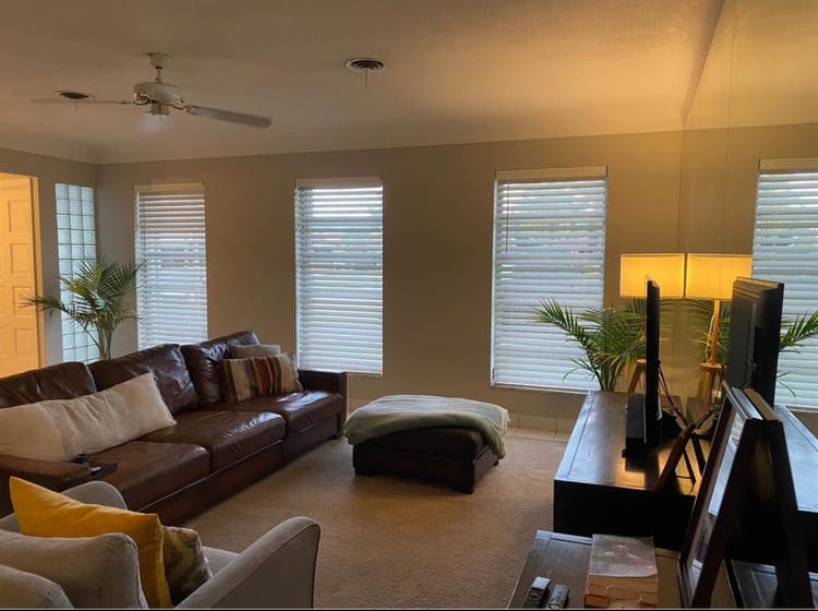 Room to rent in east Boca