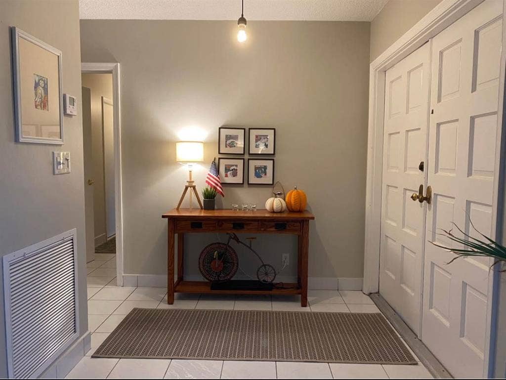 Room to rent in east Boca