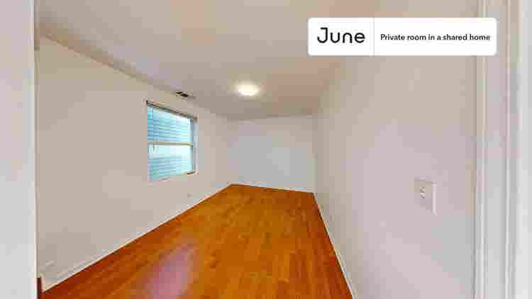 3 BR in Chicago