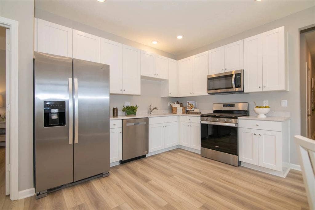 Townhouse Room For Rent