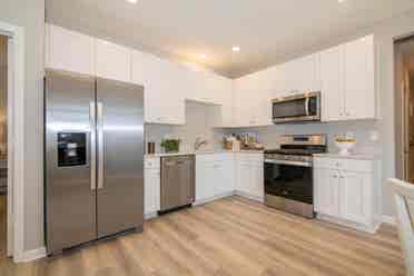 Townhouse Room For Rent