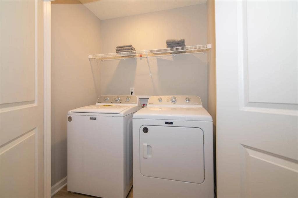 Townhouse Room For Rent