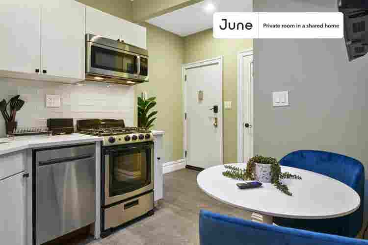 3 BR in New York City