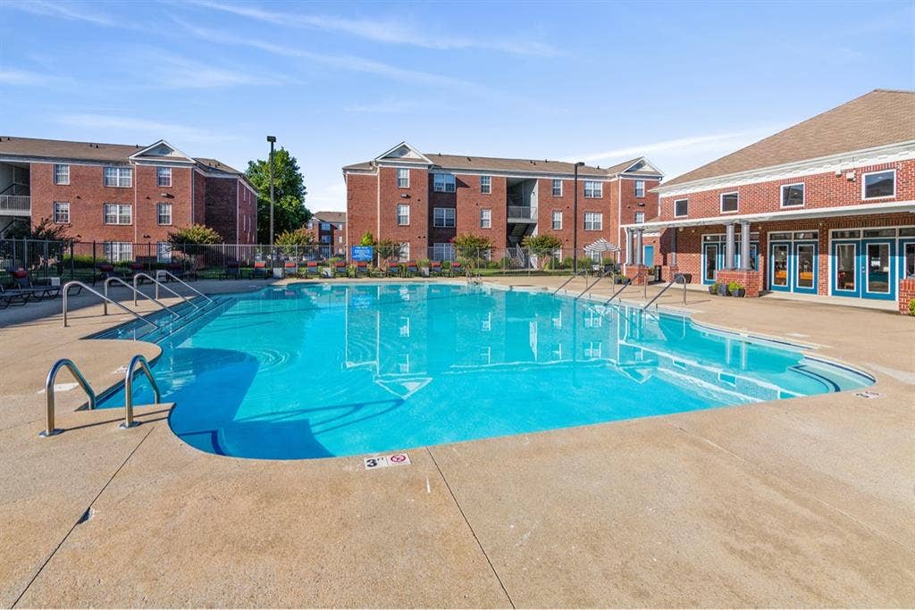 SOCIAL BLUE APARTMENTS (Sub-Lease)