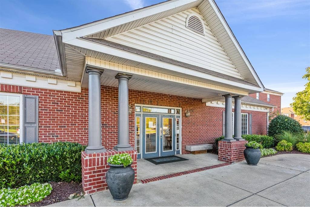 SOCIAL BLUE APARTMENTS (Sub-Lease)