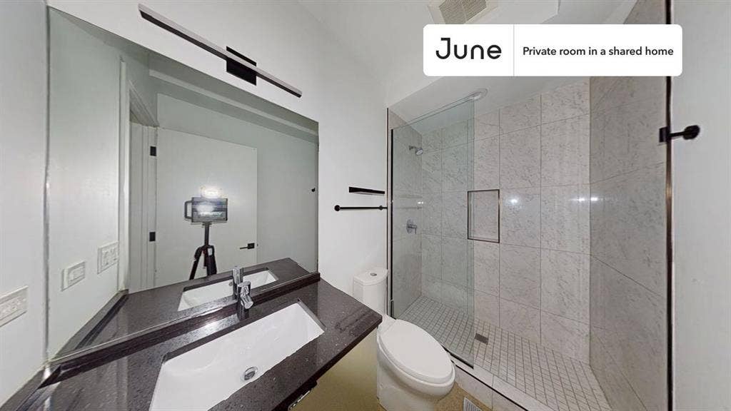 4 BR in Chicago