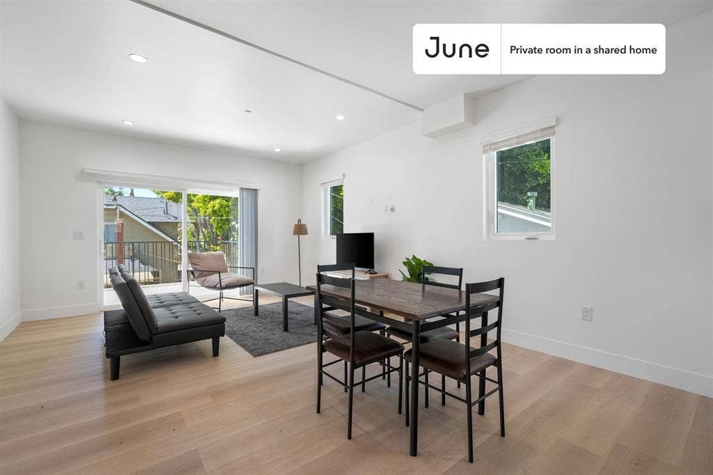 4 BR in Los Angeles