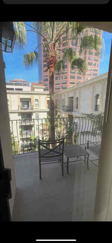 Top floor corner apartment!!