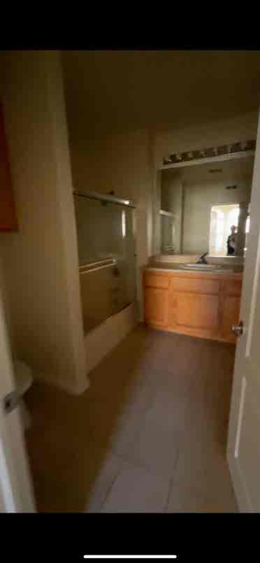 Top floor corner apartment!!