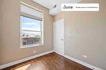 3 BR in Chicago