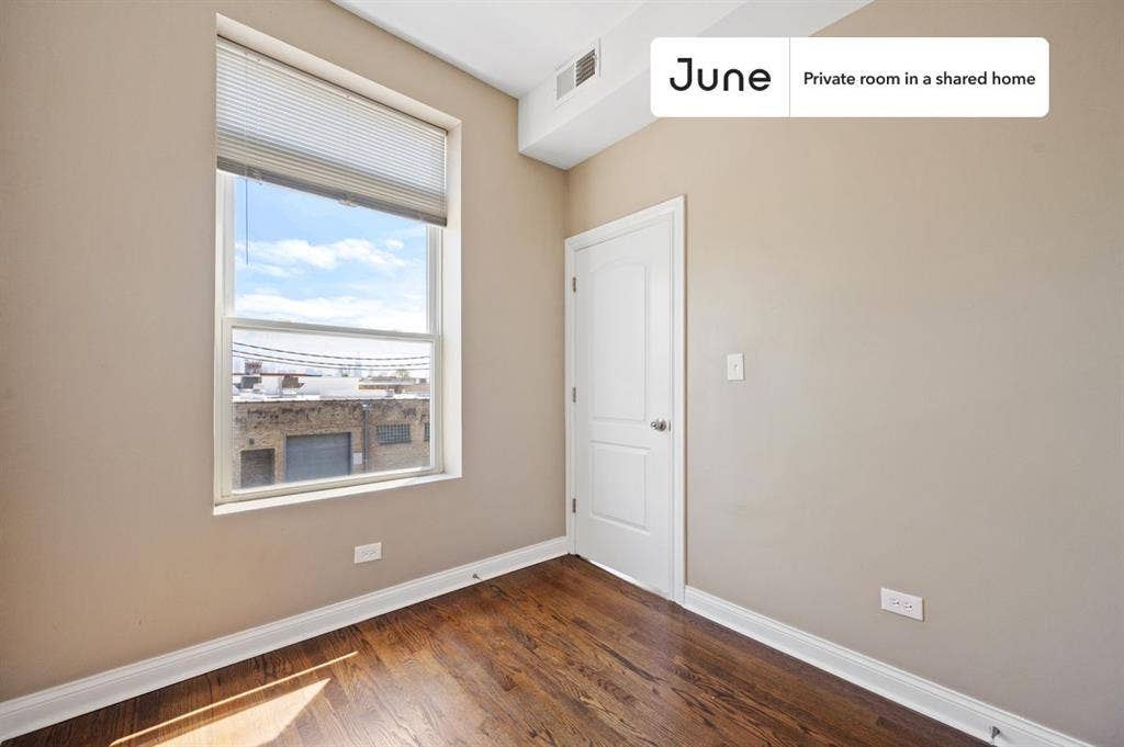 3 BR in Chicago