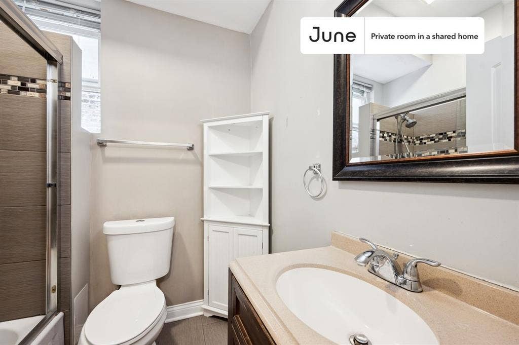 3 BR in Chicago