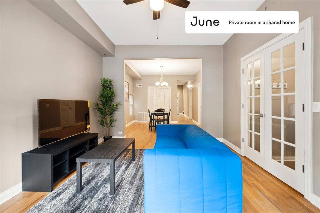 3 BR in Chicago