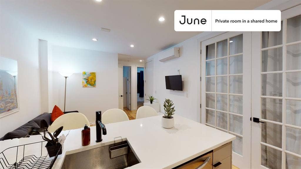 4 BR in New York City