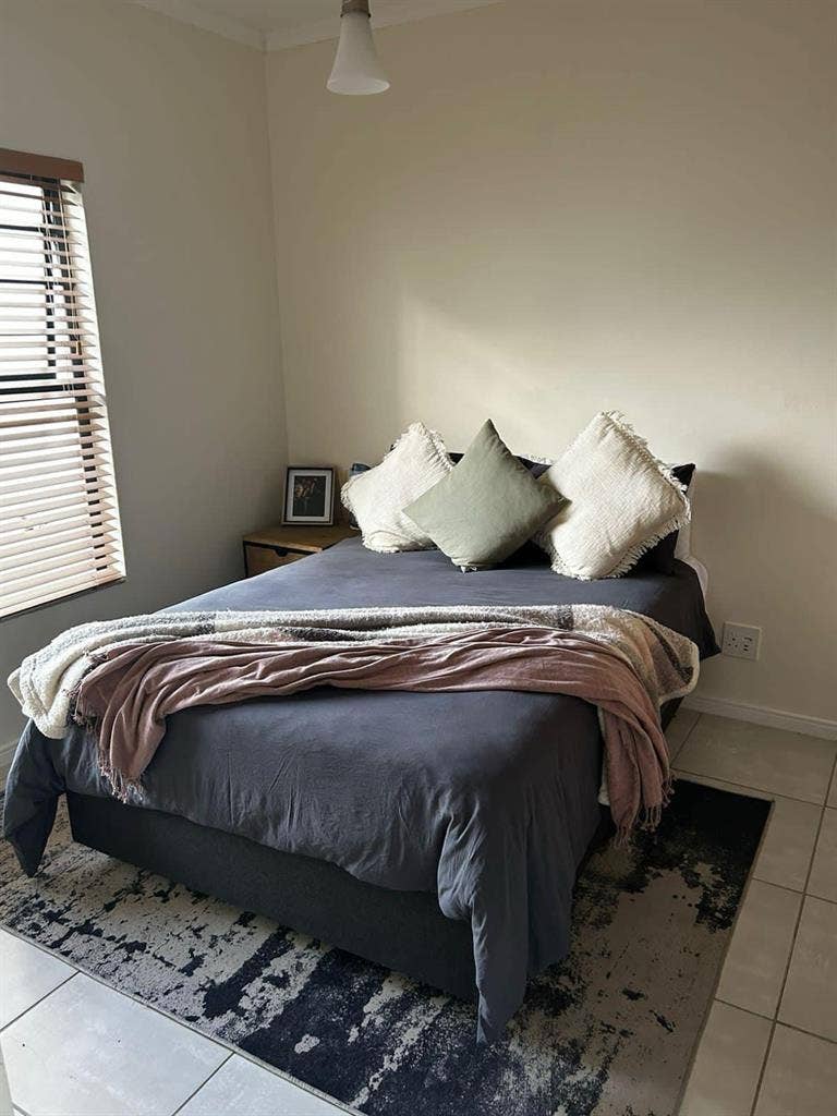 1 Unfurnished Room in House Share