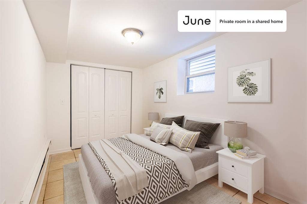 3 BR in Chicago