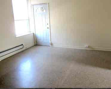 Looking for Roommate!