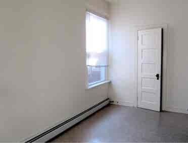 Looking for Roommate!