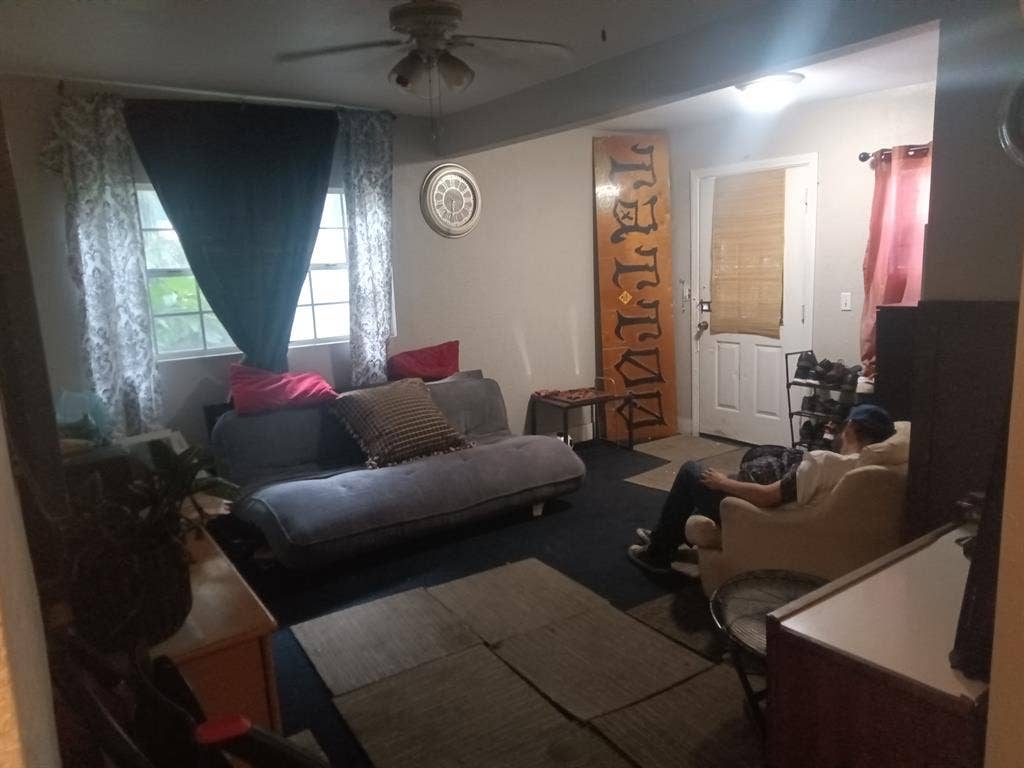 Room for rent by Villa parke