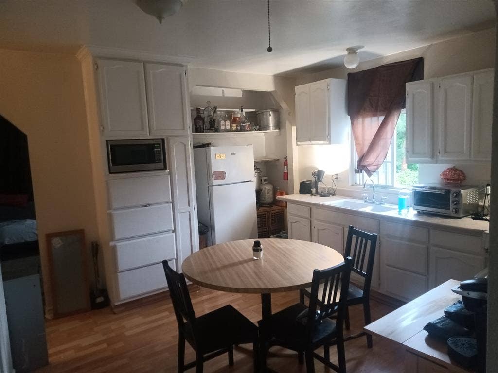 Room for rent by Villa parke