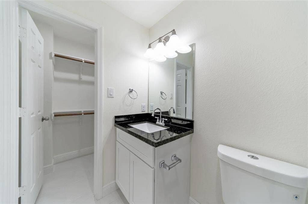 Furnished rooms & units available