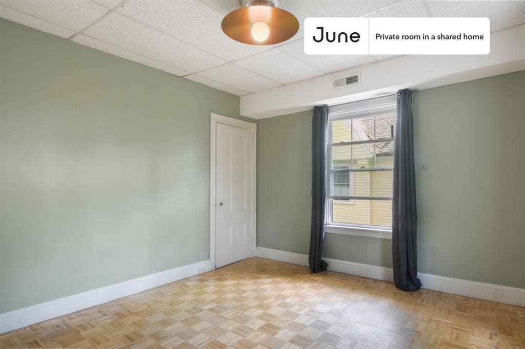 7 BR in Boston